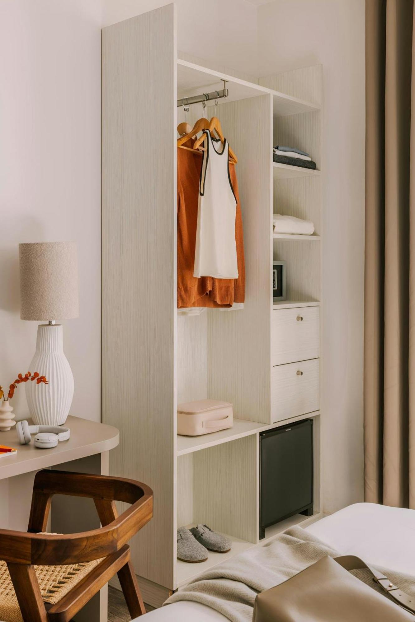 Simone Centre Hotel 4*