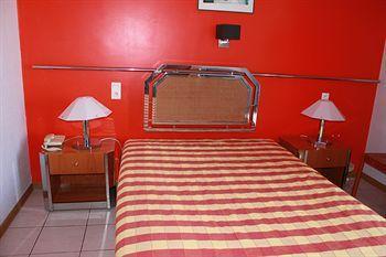 Simone Centre Hotel 4*